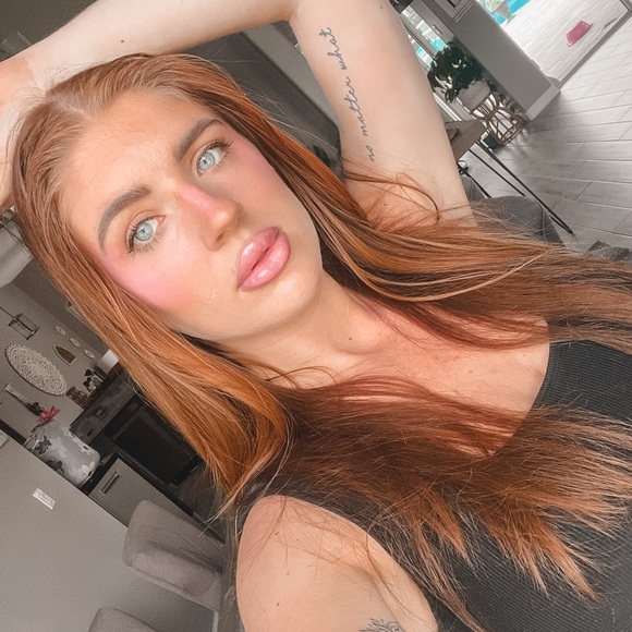 Meet your Posher, Taylor - Picture 1 of 1